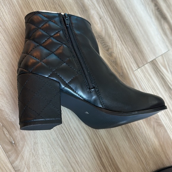 Seychelles paramount quilted black booties - Picture 3 of 4